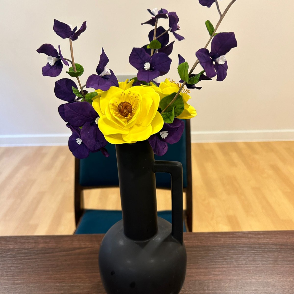 _platinumskies's tweet photo. Georgie in Quantock House is such a talented lady and creates some beautiful sugar craft. The best bit is when she moved in she offered classes to her neighbours! 
If you would like to visit Taunton and maybe see Georgie in action click this link: https://t.co/YjPt9C39qm https://t.co/PVLWjP5tcP