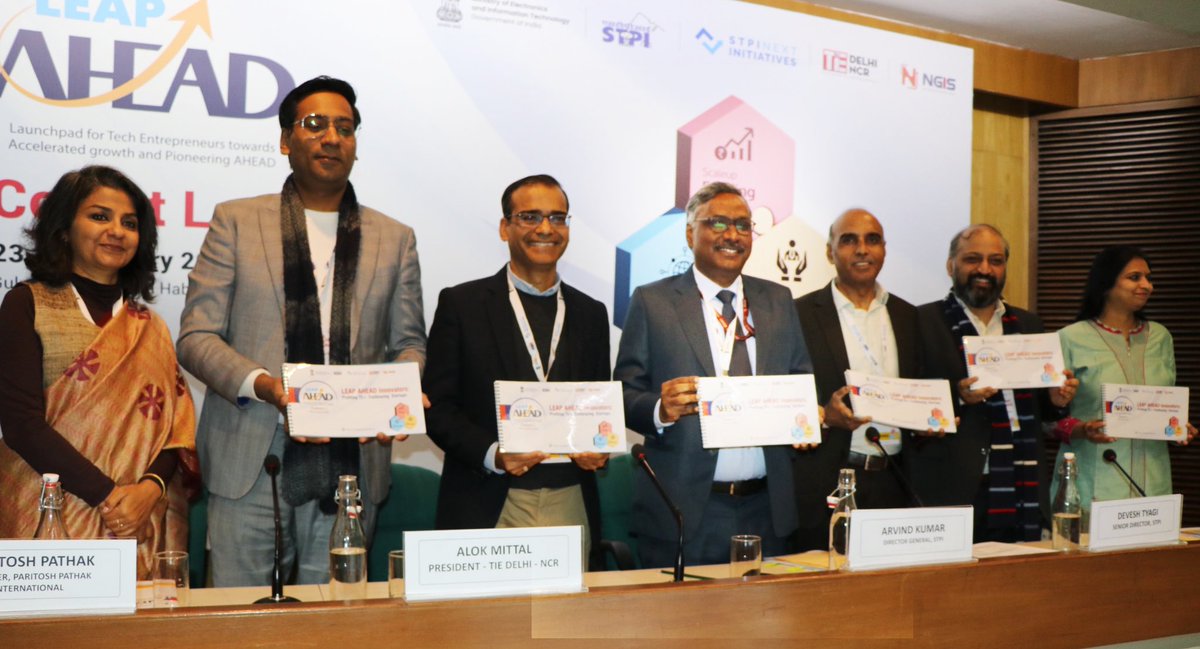 stpiindia's tweet image. DG STPI Shri @arvindtw unveiled a booklet “LEAP AHEAD innovators” during the LEAP AHEAD cohort launch. The booklet entails the profiling of 75+ shortlisted trailblazing tech startups.