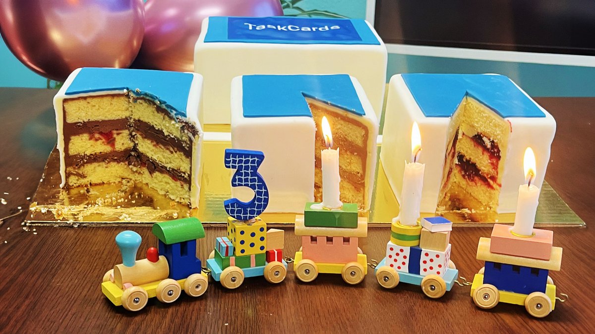 🎉Gestern feierten wir den 3. Geburtstag von TaskCards! 
Ein herzlicher Dank an die Initiatoren hinter diesem Projekt – Mark, Mathias und Christoph – sowie an unser seitdem gewachsenes Team!🙌
Ebenso danken wir unserer Community und unseren Partnern für das Vertrauen!🚀