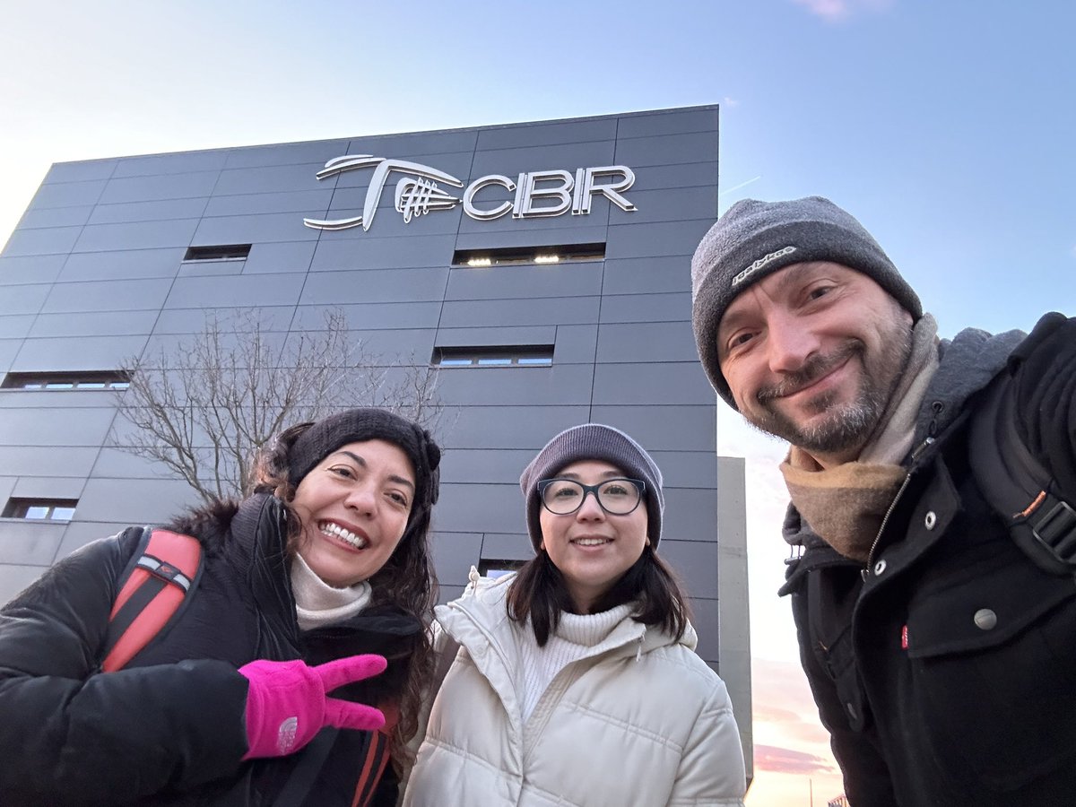 PnPLabCICESE's tweet photo. Great start of this new step of the #Innocancer program to learn more about #Angiogenesis to fight #Cancer with our colleagues from the @CIBIRLaRioja. Part of the #TriangularCooperation w/ @ADELANTE_UE_ALC https://t.co/omlLWwvGIb