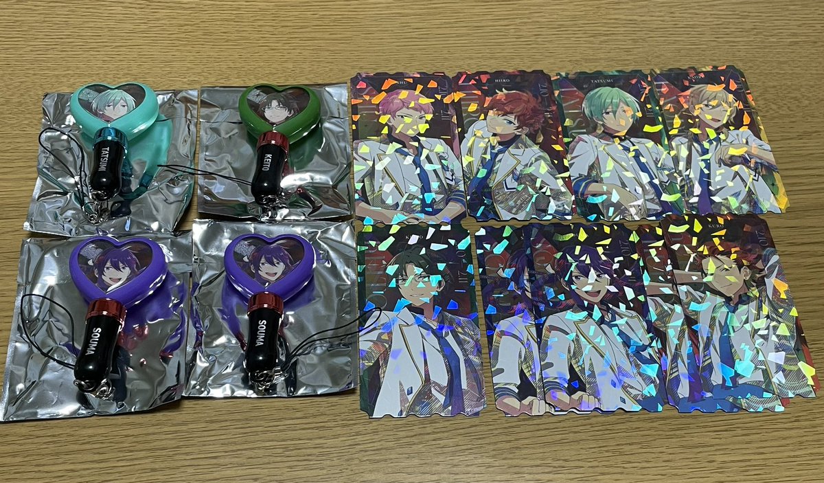 【交換】あんスタ スタフォニ チケット風 ホロカード ミニペンライト

【譲】チケット風ホロカード→宗、一彩、巽、薫、敬人、颯馬 2、紅郎 2

ミニペンライトチャーム→巽、敬人、颯馬 2

【求】藍良

郵送での交換希望です。
お気軽にお声掛けください。