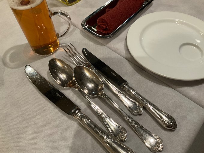 ガッツの補給に来た
こいついっつも補給してんな 