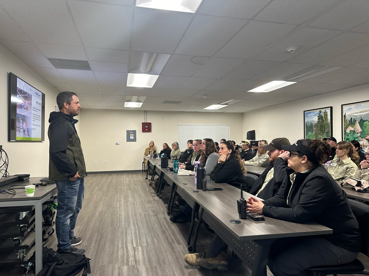 US Director, Charlie Richter, presented an update on #APOPO and our Anti-Wildlife Trafficking project to key staff at the @SanDiegoZoo Wildlife Alliance and Safari Park, who are educating the public about our #HeroRATs and their impact. #partnershipsforgood #ambassadors