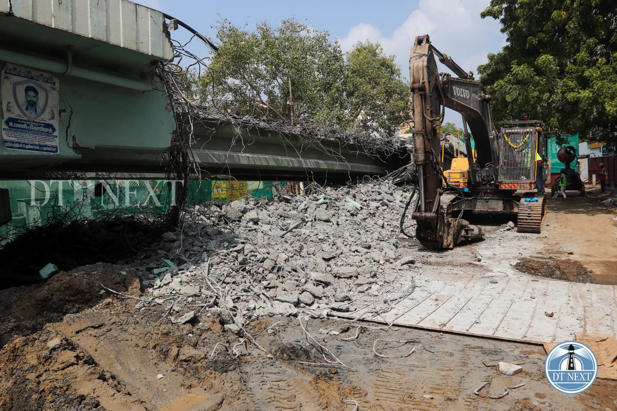 dt_next's tweet image. Ajanta bridge demolished for the upcoming metro rail project at Royapettah.

📸 @_Hemanathan_

#Royapettah #Railproject #Chennai #AjantaBridge
#ChennaiNews #ChennaiMetro #Metrorail