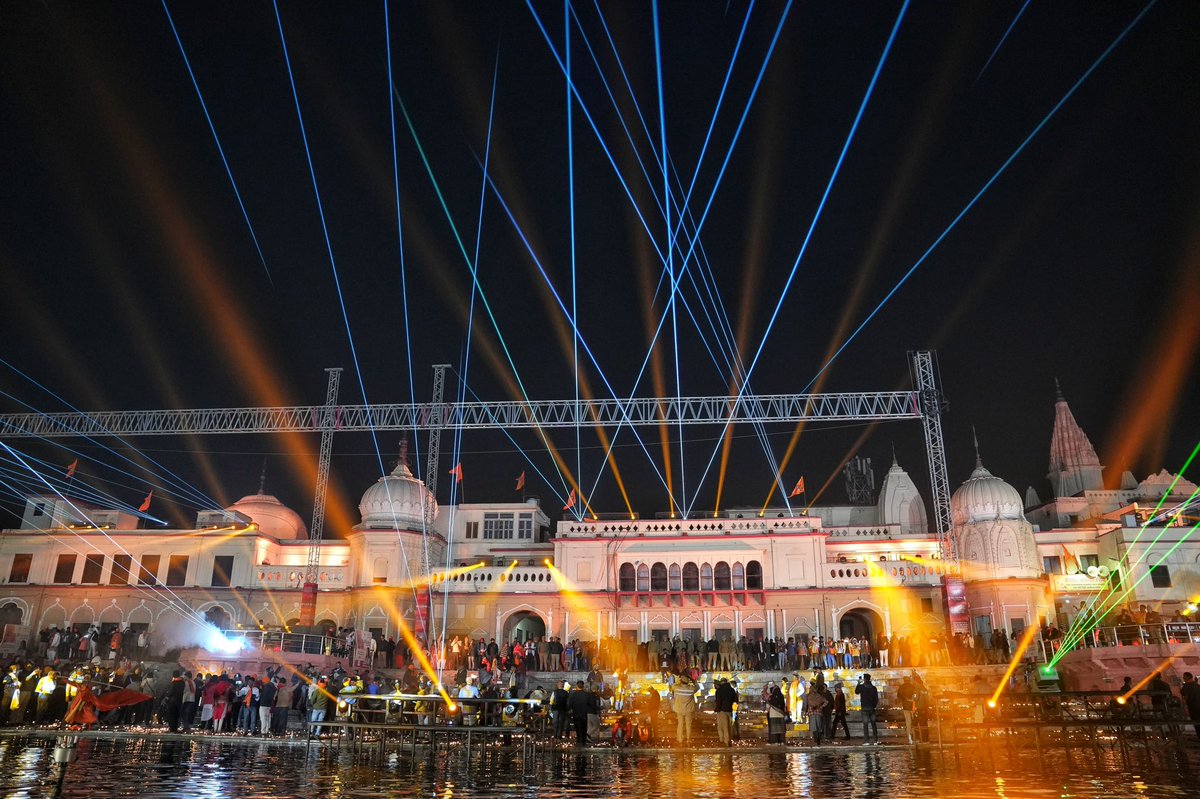 The undying zest of faith and devotion reaches the sky and how! Have a glimpse of the laser show in #Ayodhya!

#JaiShreeRam.🙏

#राम_का_भव्य_धाम #जयजयश्रीराम.. #Ayodhya #JaiShriRam #Ramotswa #Ramotsav #AyodhyaDham #UPTourism #ReligiousTourism #UttarPradesh #श्रीराम #Ram #रामोत्सव