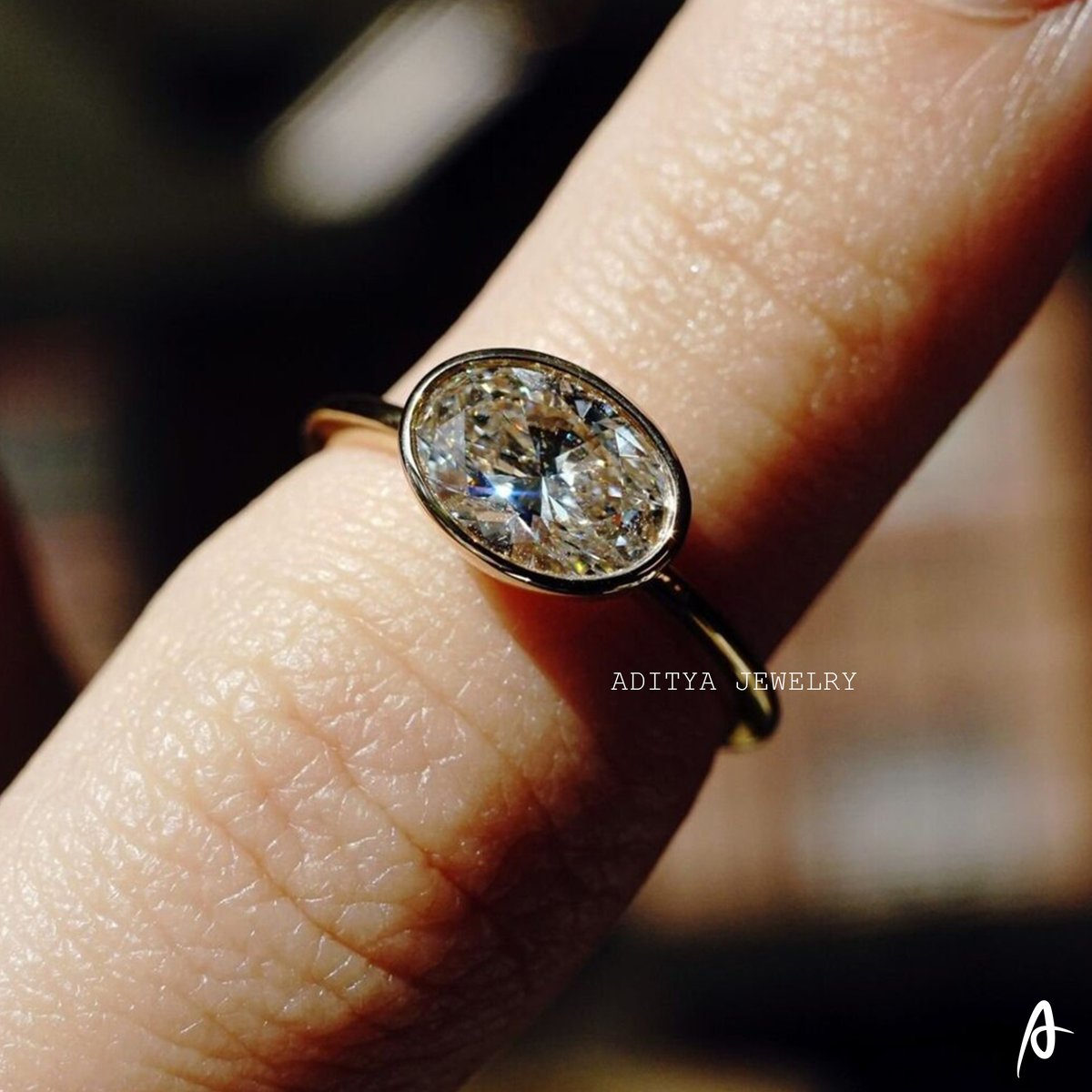 AdityaJewelry's tweet image. #ovalcutring
#eastwestoval
#bezelsetring
#vintagestylering
#solitairering
#onediamondring
#moissanitering
#antiquering