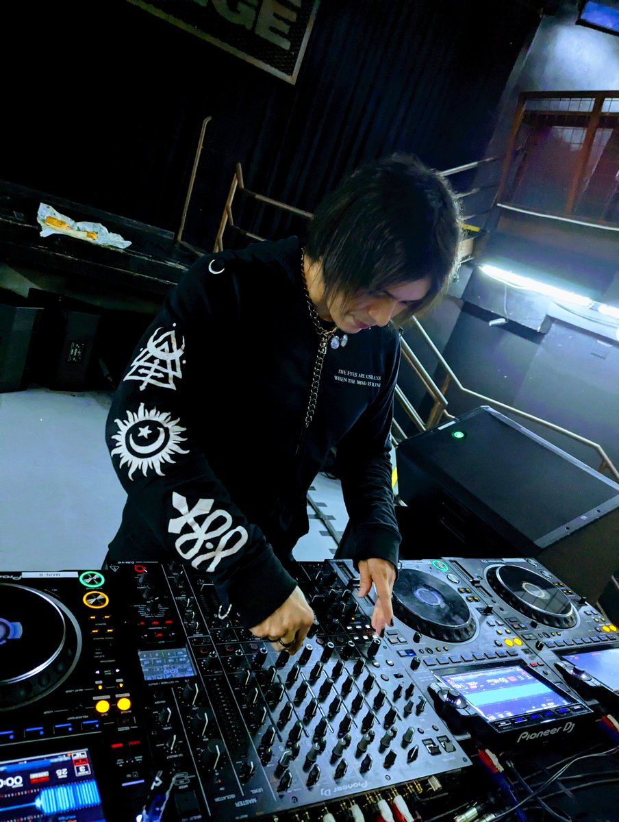 i m p ir u m crypt 🎃 tweet media