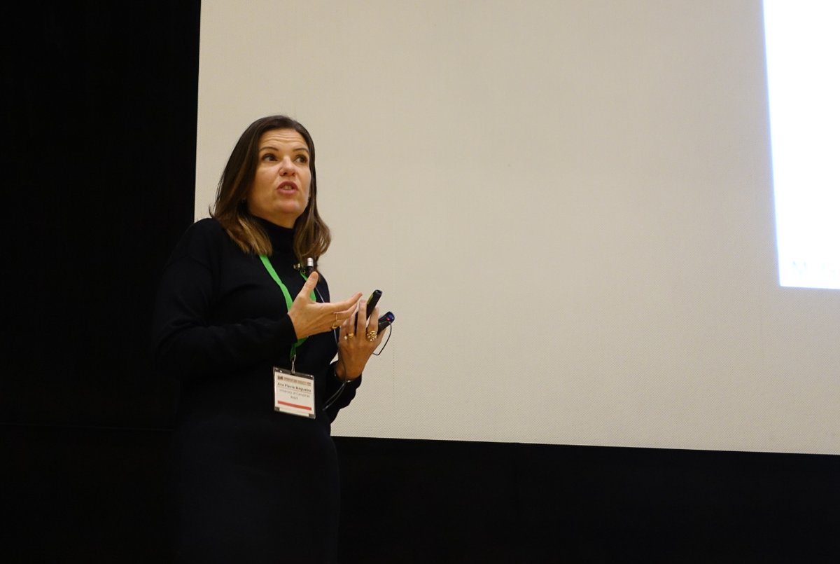 nanoGe_Conf's tweet image. 🗣️ Ana Flavia Nogueira (@AnaFlaviaNogue5) and Udo Bach delve into #HalidePerovskite's formation, crystallization, composition, and stability using #SynchrotronTechniques and the experimental discovery of energetic #HighPerformanceMaterials at #IPEROP24.

🔗nanoge.org/IPEROP24/progr…