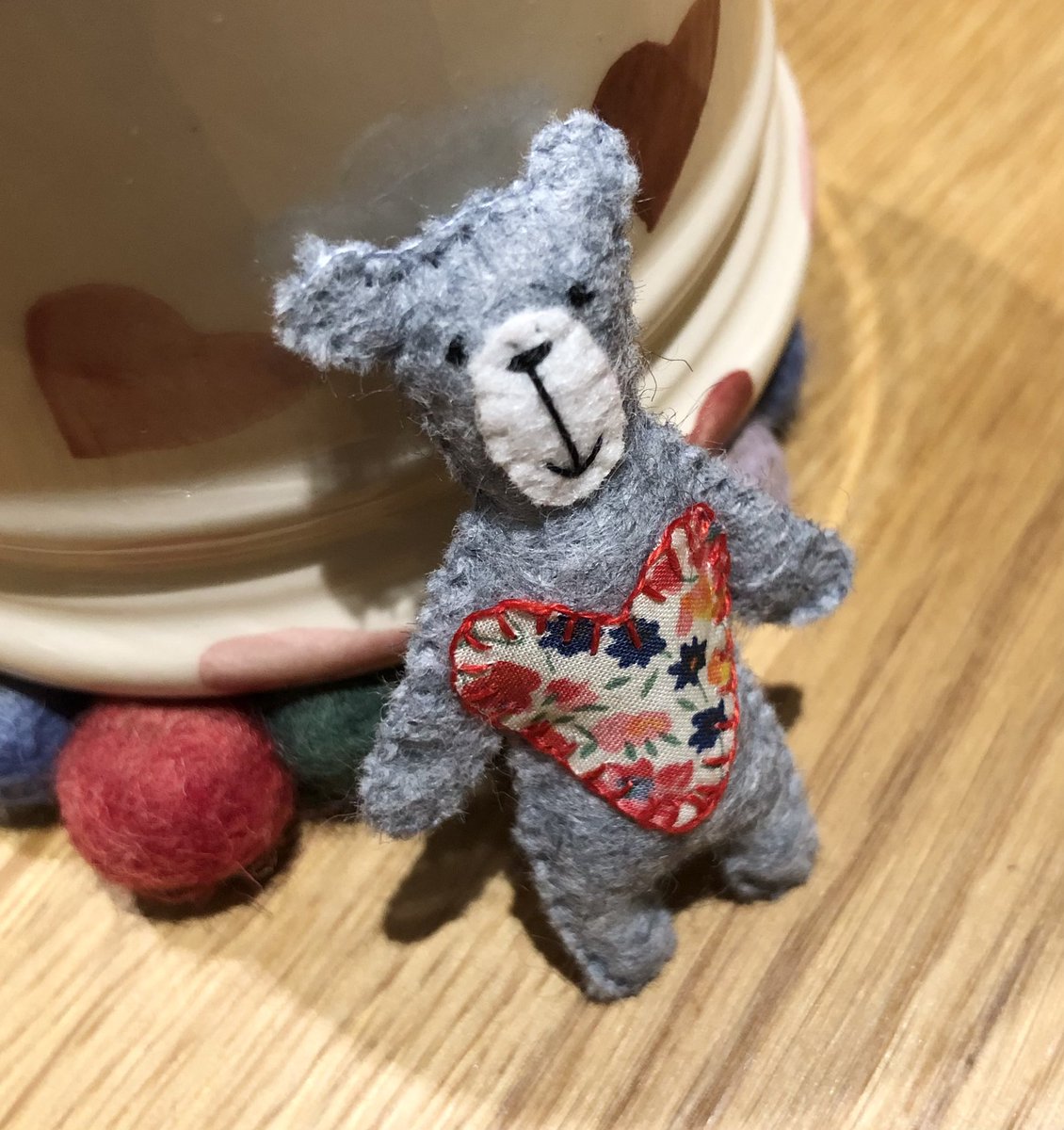 HeartFeltJudy's tweet photo. New #Liberty Tana Lawn heart #pocketbear now on my #etsyshop 😊💖🐻
#bears #pocketbear #minibears #pockethug #bear #minibear #teddybear #etsyseller #handsewn https://t.co/zt5Wo3bW6G
