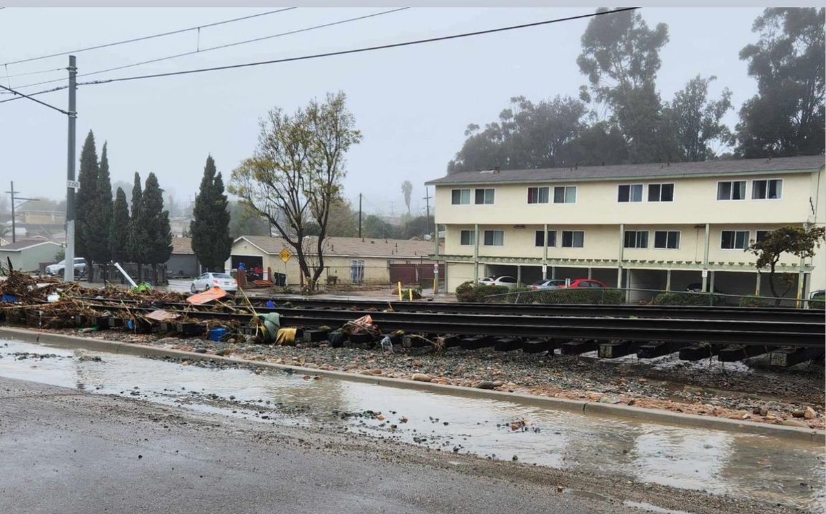 🚨The Orange Line Trolley tracks have washed out. 20k people rely on this line daily. This is a big deal and there should be a massive response to get the trains running again asap.

Remember the response when the freeway burned in LA? <a href="/GavinNewsom/">Gavin Newsom</a> <a href="/PeteButtigieg/">Pete Buttigieg</a>