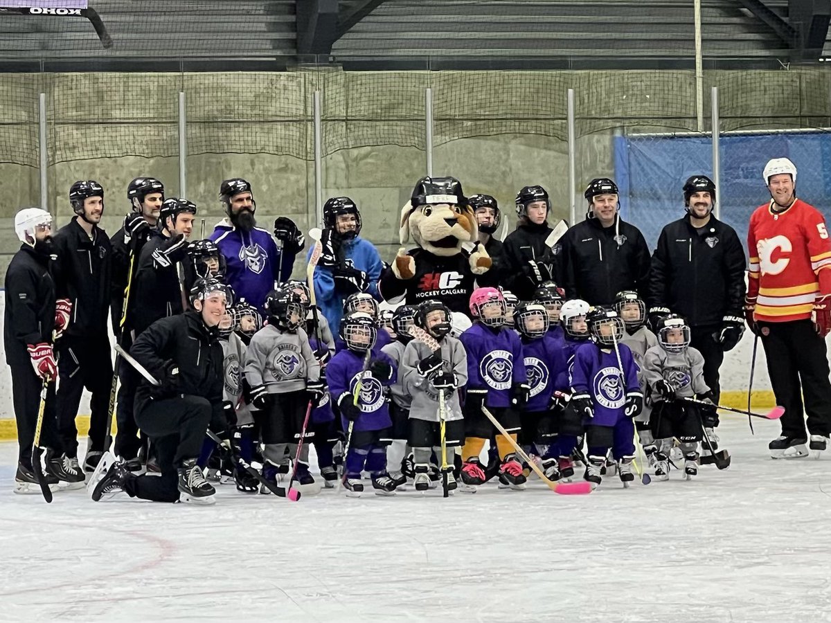 Thanks to the Raider’s coaches &amp; mentors &amp; @danamurzyn for taking time to support these players as we kicked off our Intro to Hockey Program in partnership with <a href="/hockeycalgary/">Hockey Calgary</a> &amp; <a href="/FlamesFdn/">Flames Foundation</a>. Thank you Overtime Hockey Lanes &amp; <a href="/TimHortons/">Tim Hortons</a> for the donations!