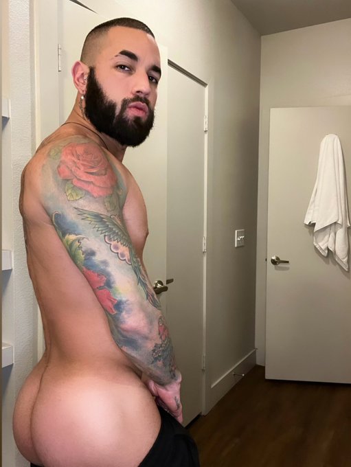 Rate my buns 🧐 https://t.co/NmPu8JpG56<a href="/tag/fitness"class="tags"><span>#fitness</span></a>