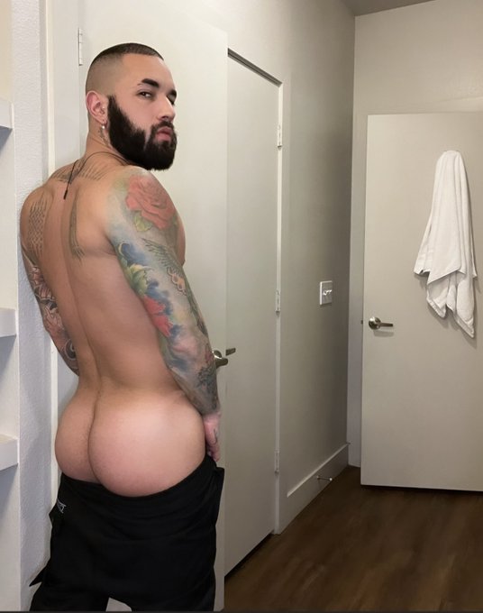 Rate my buns 🧐 https://t.co/NmPu8JpG56<a href="/tag/fitness"class="tags"><span>#fitness</span></a>