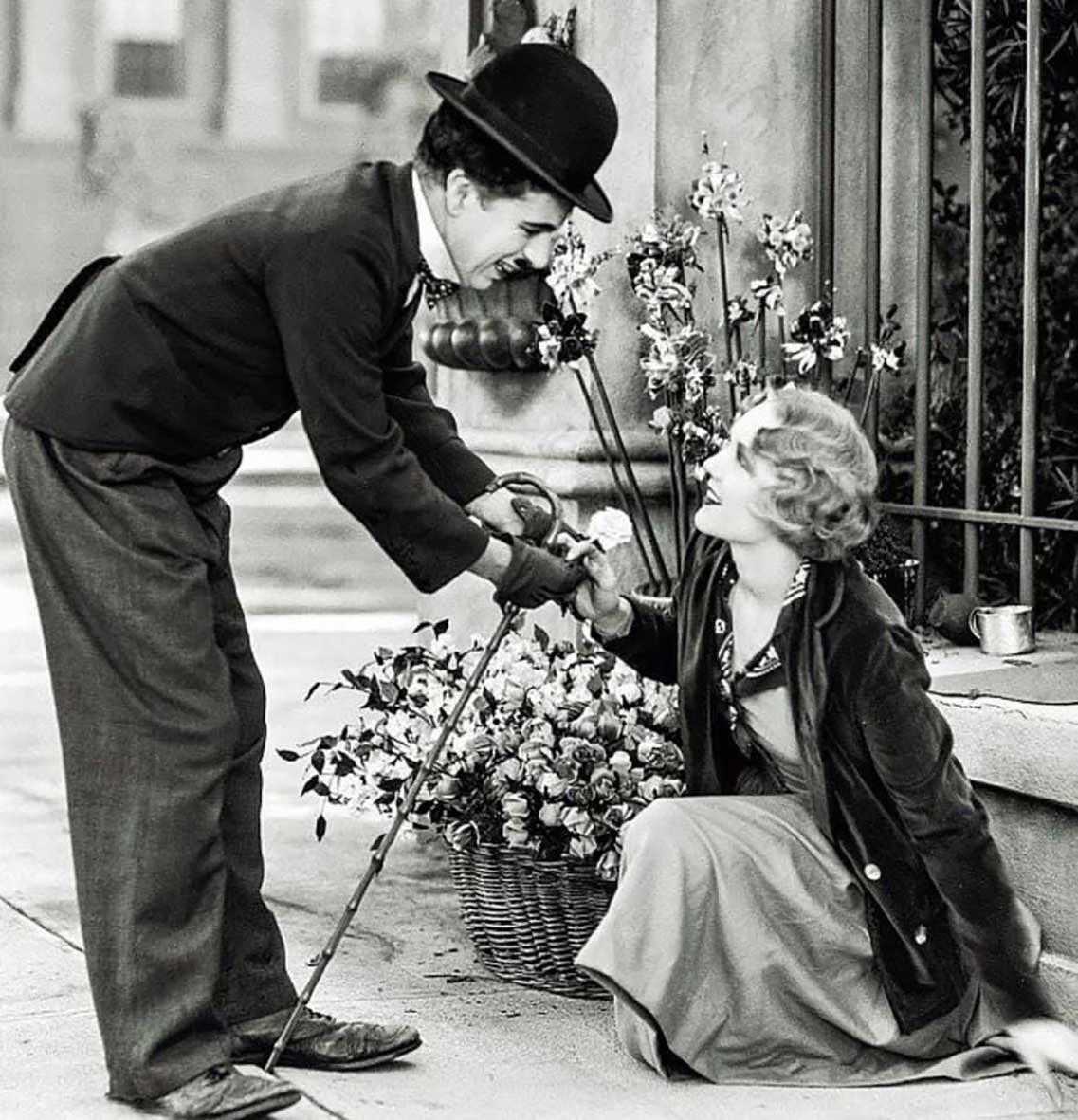L'amore è un magnifico fiore che bisogna avere il coraggio di raccogliere sul bordo di un terribile precipizio Stendhal #NatiOggi #23gennaio Luci della città Charlie Chaplin