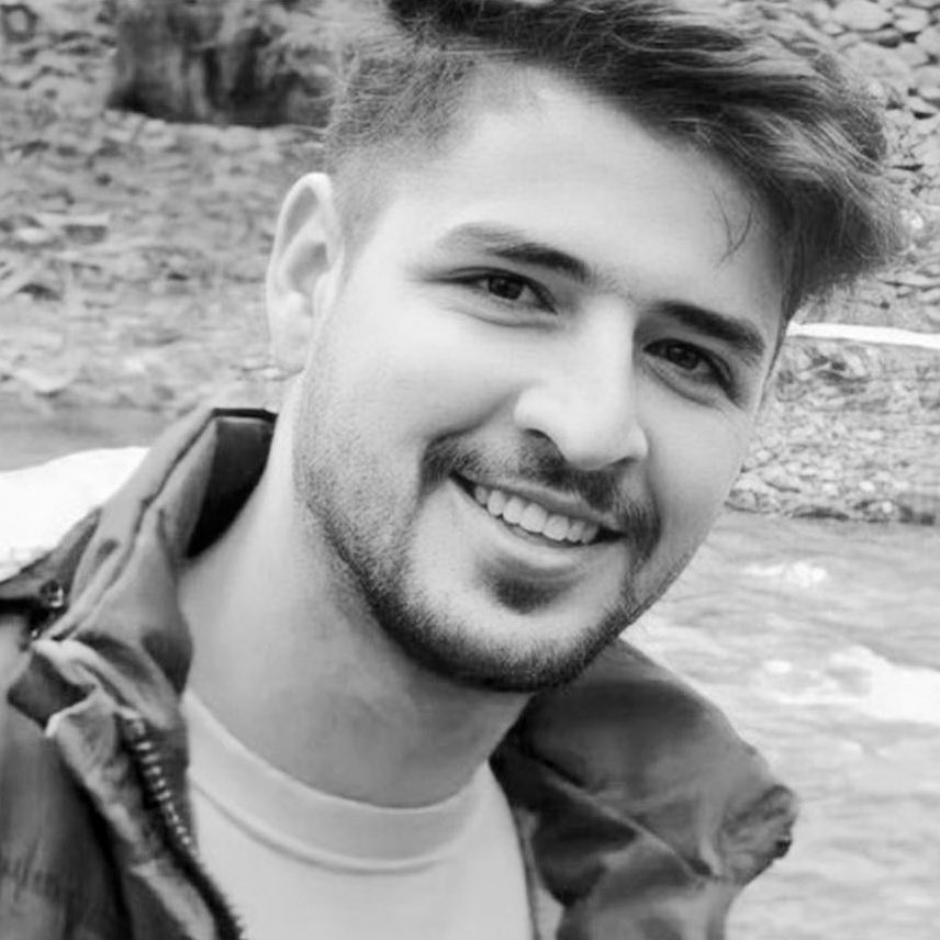 Mojtabapacino's tweet photo. اینکه بخاطر ما کشته بشی، دردش یه‌جور دیگه‌ست...
#محمد_قبادلو
#مهسا_امینی https://t.co/5hdAaGF1bu