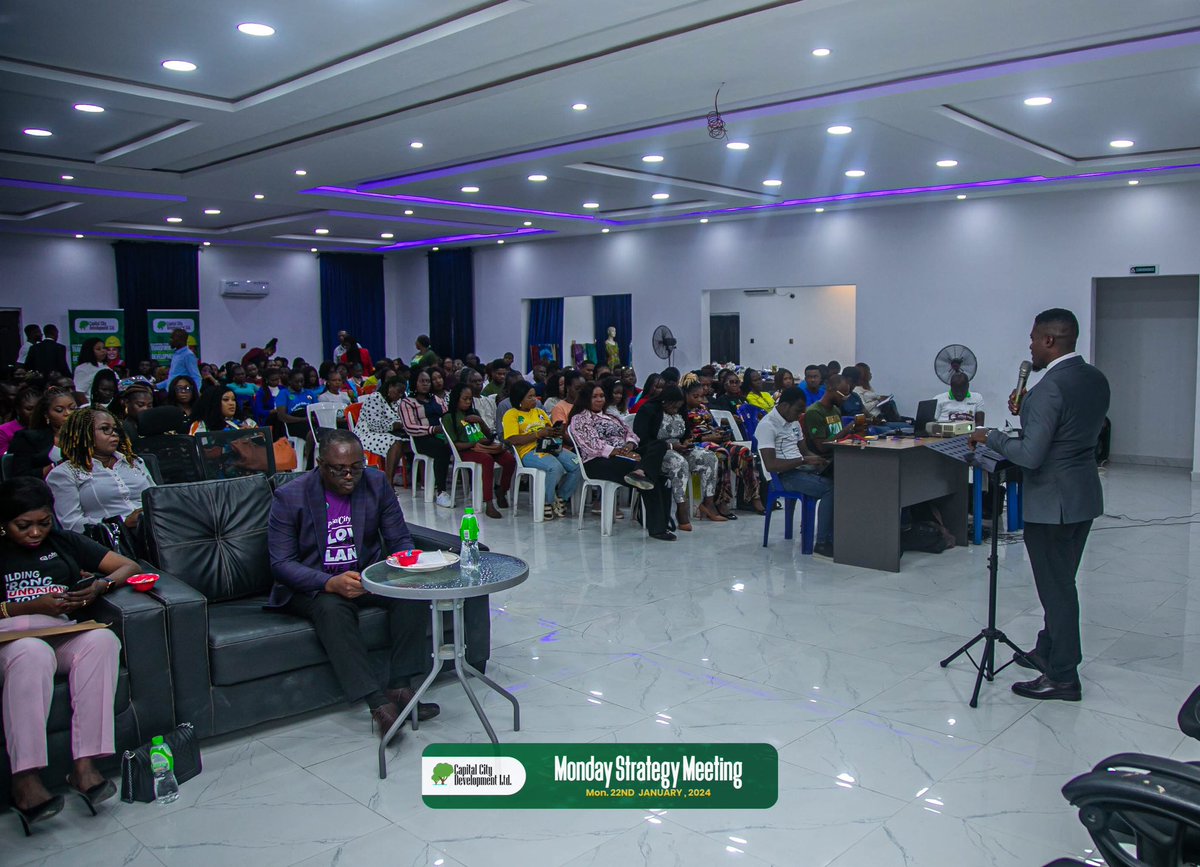 capcitydev's tweet image. Kicking off the week with enthusiasm and collaboration at our first Monday meeting! 

 #MondayMotivation #TeamSpirit #ccdl #housingsolutions