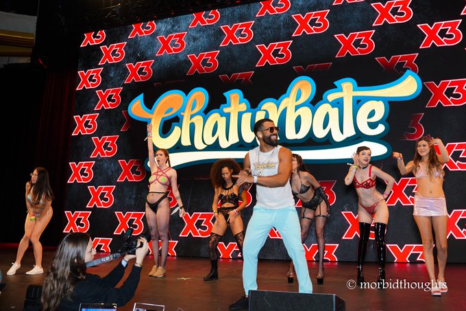 still can't believe I got to represent the website that truly started it all for me 😱 alongside girls<a href="/tag/mvsales"class="tags"><span>#mvsales</span></a>