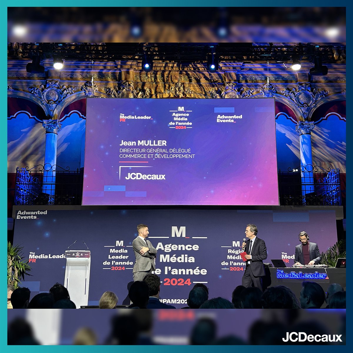 🏆 Prix Agence Media de l’Année : Jean Muller, DG Délégué Commerce et Développement, JCDecaux, a remis le prix Stratégie à @Re_Mind_PHD (catégorie agence media), @CoSpirit (catégorie agence média indépendante) et @dentsuFR (catégorie groupe). ✨ Félicitations aux lauréats ! 👏