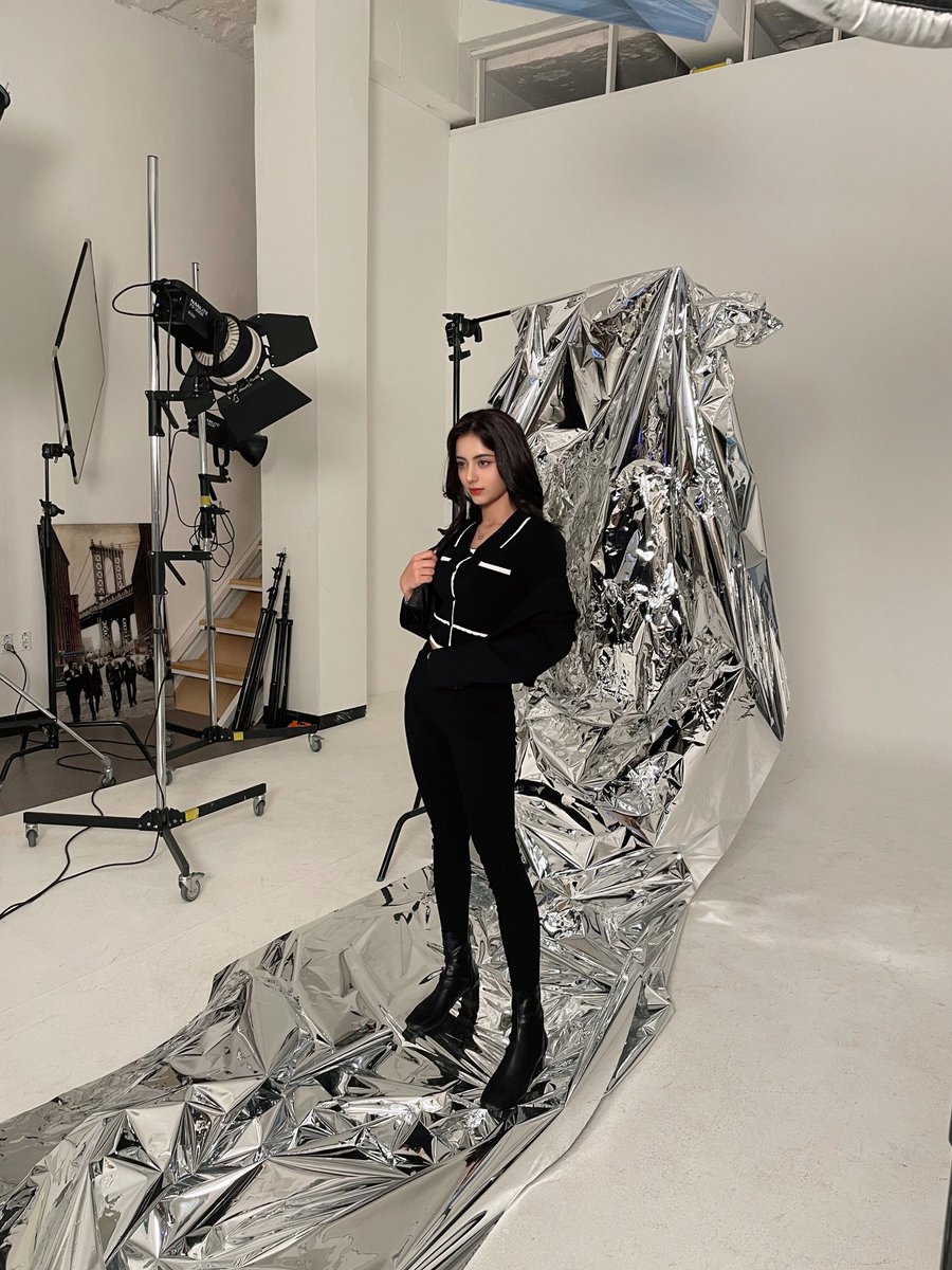 XinGlobal's tweet photo. getting ready                     to make herstory https://t.co/P3FvPzCke4