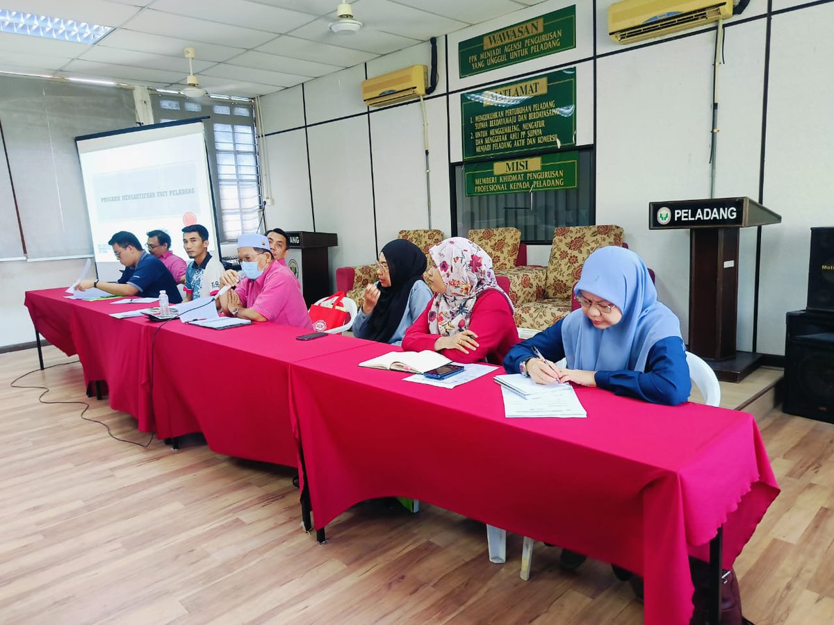 ppkpserai's tweet photo. Mesyuarat Ketua Unit Bilangan 1/2024.
#LPP50Tahun
#LPPMalaysia
#LPPKedah
#LPP4farmers
#PerkasaPeladang
#KeluargaPeladang
#KPKMMalaysia
#TeamKPKM
#MalaysiaMadani
#CukupdanTerjamin
#DemiPertiwi
#agromadani
#keterjaminanmakananuntukmasadepan https://t.co/aBFJUYfZUB