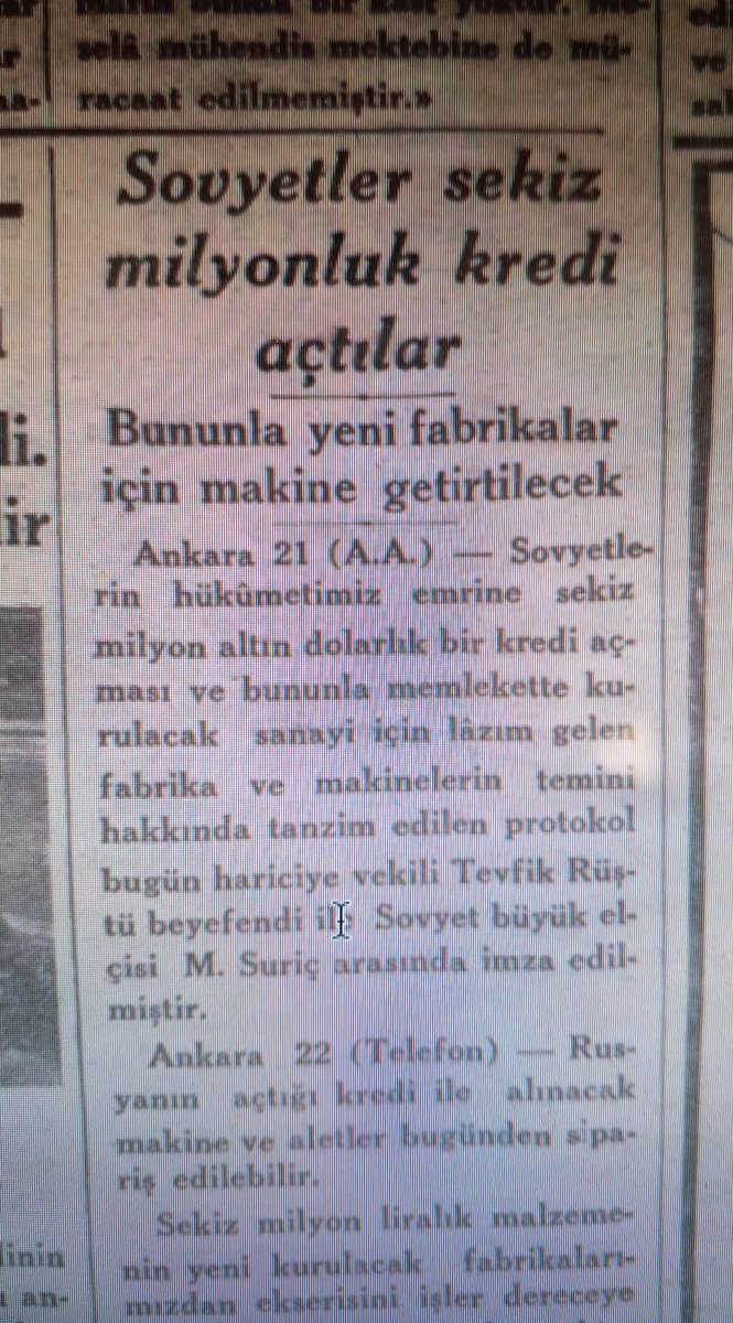 "atatürk döneminde boç almadan kalkındık!"
cumhuriyetin 10.yılında milli gelir, 1923 seviyesinde idi! 10 yıllık kalkınmanın özeti!
birçok ülkeden ve sovyetlerden de borç aldık, neyse ki onlar para vermek yerine, nazilli'de sovyet usulü bir bez fabrikası yaptılar. 
akşam 22.1.1934