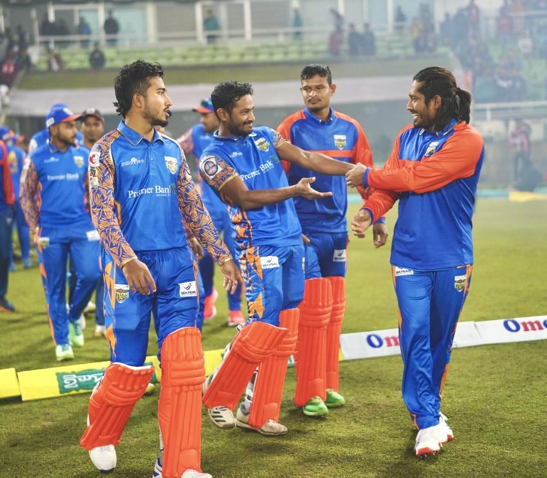 AhD18Official's tweet photo. One more step towards our goal 🐅🐅
.
.
#AhD18 | #Bpl | #KhulnaTigers | #Backtoback https://t.co/InSiJiBnid