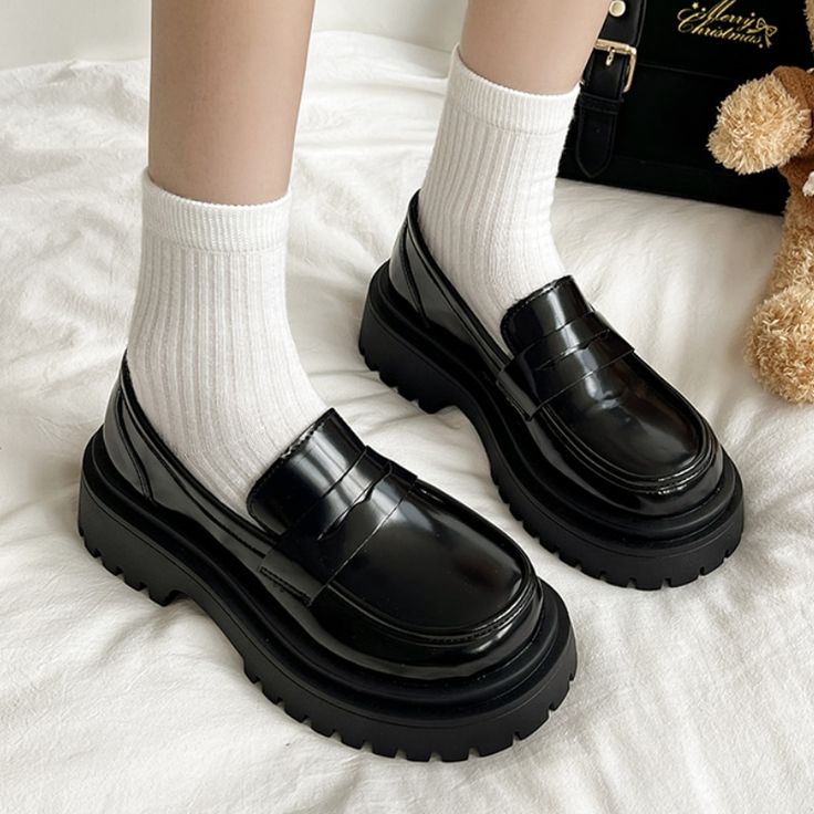 ayaystore's tweet photo. loafers

— a thread https://t.co/21xKQIJdKW