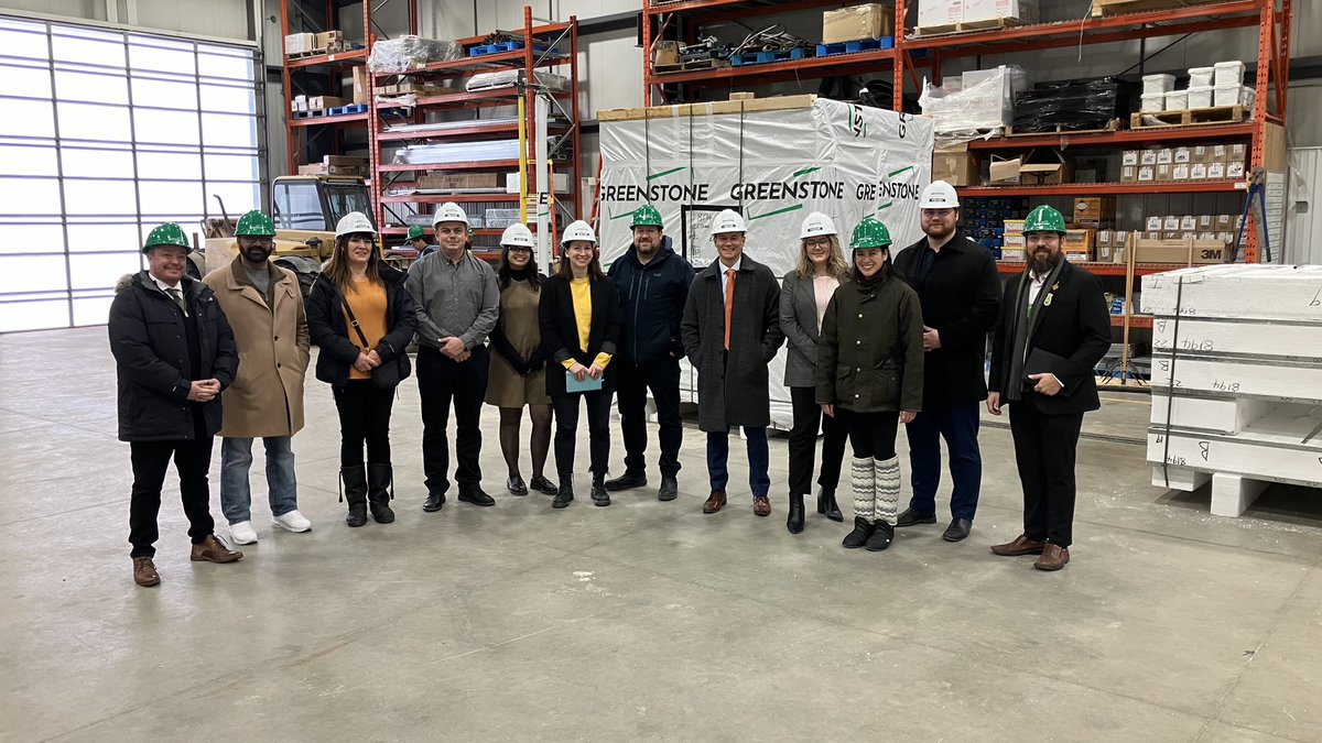 glenesimard's tweet photo. BNRC overnight drop in β
Greenstone visit β
Check out Bushel Plus β
Lunch at Komfort Kitchen β
DOTC econ development β
1οΈβ£ great day in #bdnmb
#mbpoli https://t.co/75Noee252g