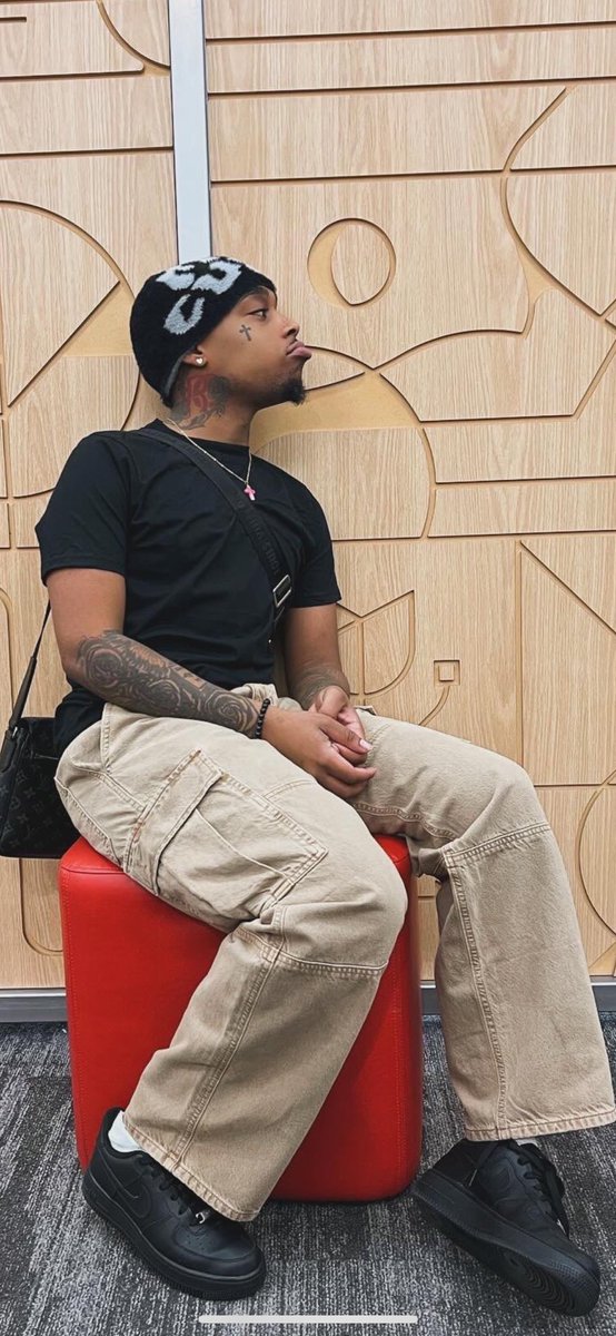 me acting stuck up so my nigga can kiss my ass