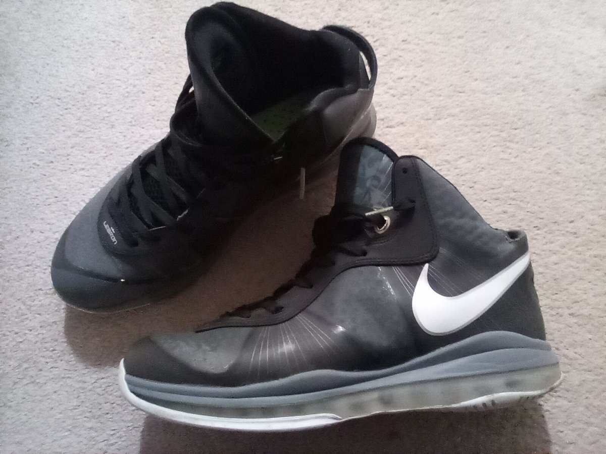PNWSneakerSlave's tweet photo. #DebtOrDamage https://t.co/rdQadzUf0R