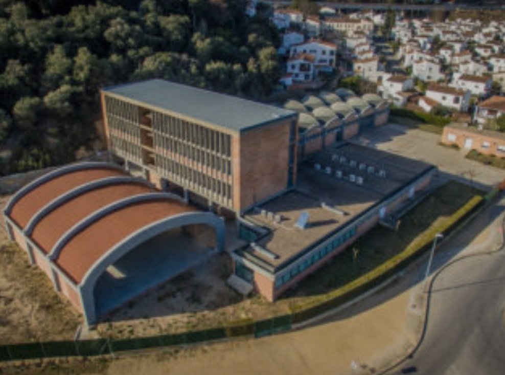 escacsgerunda's tweet photo. El Campionat Gironí d'Escacs per Edats comença dissabte a #ElsJoncs, a Sarrià de Ter.
El Torneig es juga els dies 27 de gener, 3-17-24 febrer. 
Tres dissabtes a Sarrià i la cloenda (24/2) és farà a Olot.

@escacs_cat @SarriadeTer @EsportsDdG #EscacsGerunda @EscacsOlot #Escacs https://t.co/qVfyTF73uZ