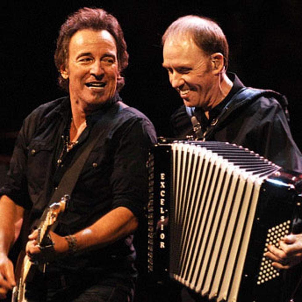 VLafora's tweet photo. Bon dia Good morning. Buenos días #DannyFederici Happy Birthday @springsteen #theestreetband 
4th Of July, Asbury Park (Sandy)
Live 2008
https://t.co/hFn0dru054
@PaulApp0505 @imabossfan @pilarvazquez62 @dolphinhope13 @Mosqueter4 @BDoltri @BSPinkCadillac @fdomenella @ABessai https://t.co/iWUPZpHRAO