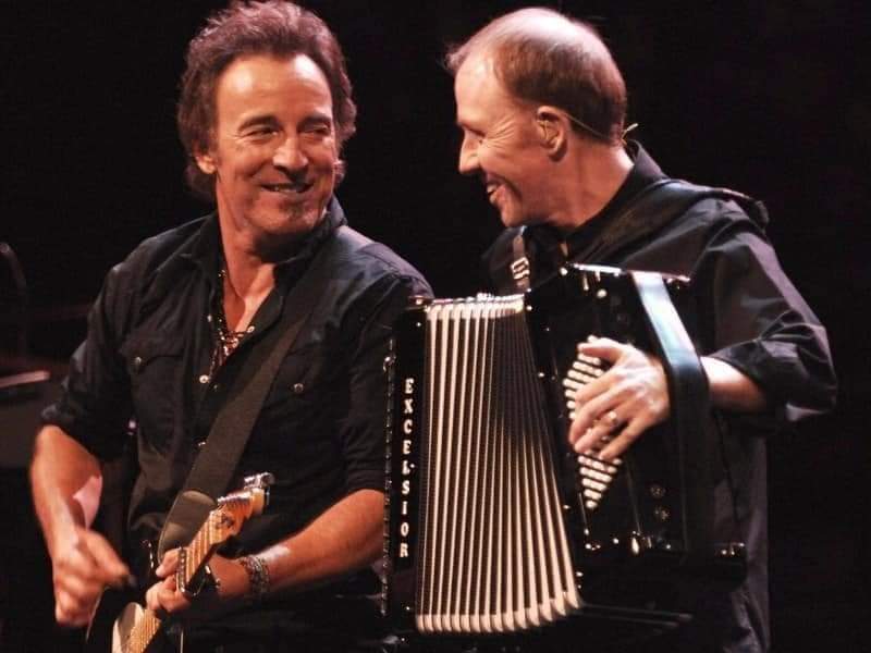 VLafora's tweet photo. Bon dia Good morning. Buenos días #DannyFederici Happy Birthday @springsteen #theestreetband 
4th Of July, Asbury Park (Sandy)
Live 2008
https://t.co/hFn0dru054
@PaulApp0505 @imabossfan @pilarvazquez62 @dolphinhope13 @Mosqueter4 @BDoltri @BSPinkCadillac @fdomenella @ABessai https://t.co/iWUPZpHRAO