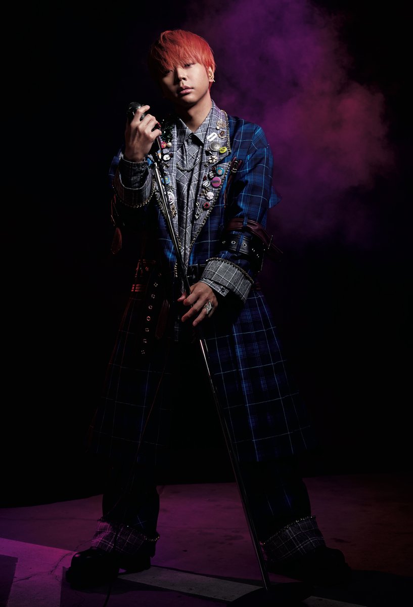 oricon's tweet photo. 増田貴久の連載、今回は《NEWS》ツアー衣装を紹介❗撮りおろし＆全衣装について本人解説つき
https://t.co/2g5NXuYABH

#NEWS #増田貴久 #まっすー #NEWS_EXPO #装苑 https://t.co/7lXo0hRcKz