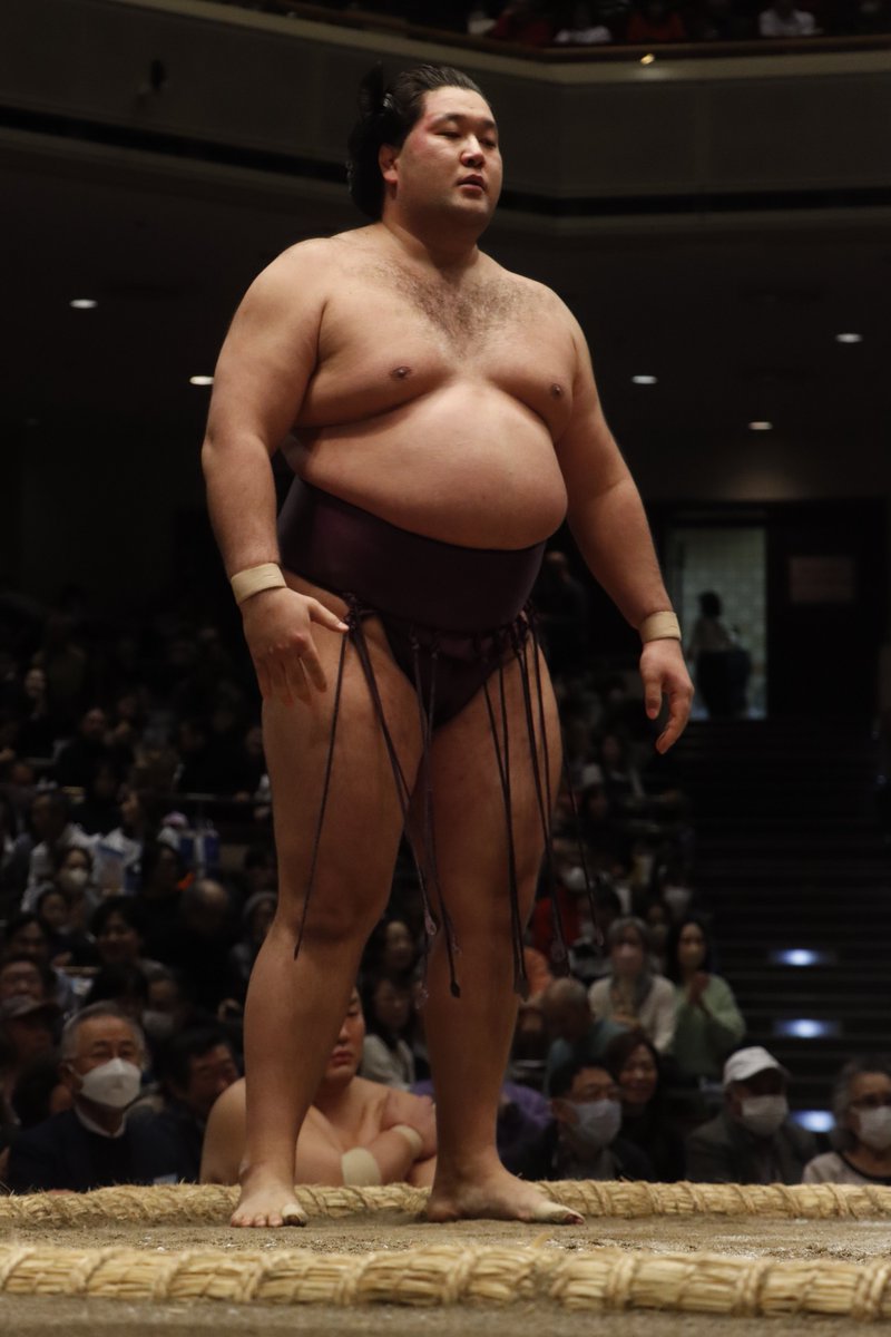 十日目の様子＞ 十両取組 #狼雅（8勝2敗） 送り出し #尊富士（9勝1