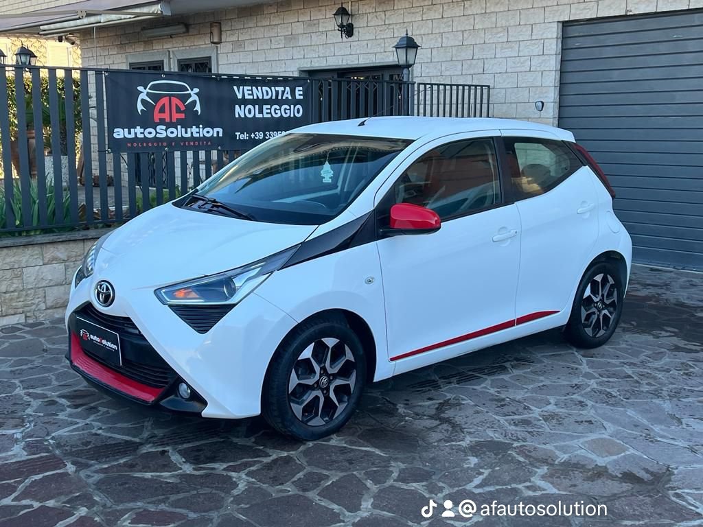Af_autosolution's tweet image. #toyotaaygo  1.0 72CV
Benzina
✅ Descrizione: n perfette condizioni di interni meccanica e carrozzeria, veramente bella con soli km 48000 certificati, modello full optional con climatizzatore automatico airbag abs esp impianto ecc
💰 Prezzo: EURO 10.300 
☎️ Andrea 3395286639