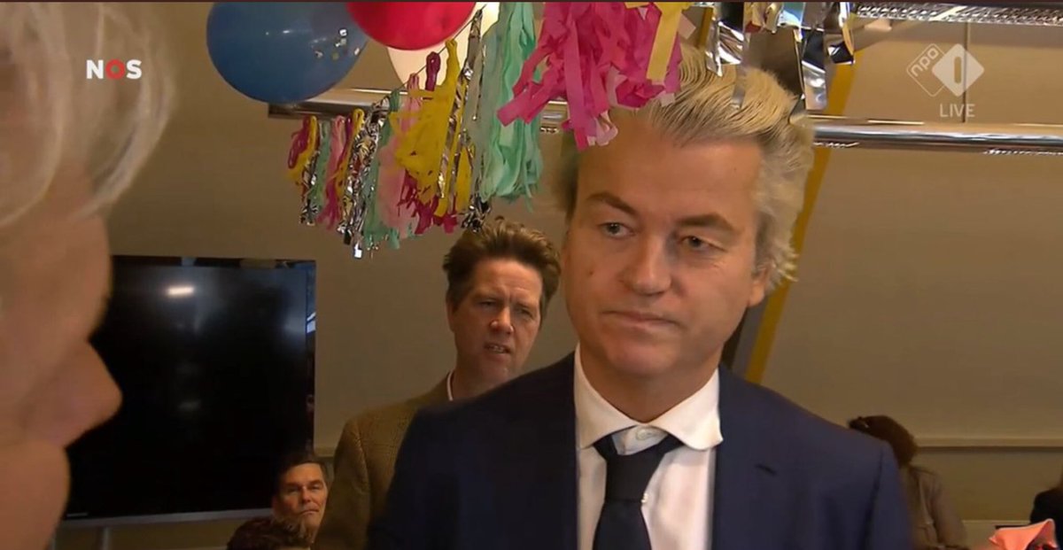 Terwijl @geertwilderspvv @Martinbosma_pvv met @FleurAgemaPVV feestvieren onder de peperdure bescherming is er dus geen budget voor het geplande onderhoud aan de Brienenoordbrug in Rotterdam. hETkLoPTnIet. Weg met de pvv.