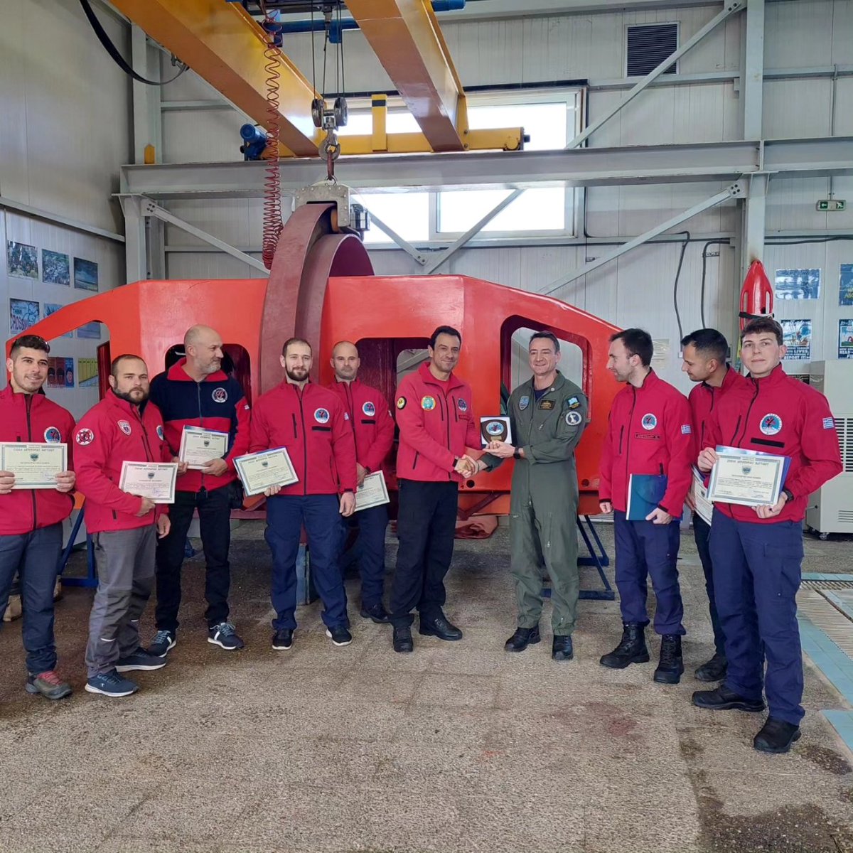 Σχολείο διαφυγής από βυθιζόμενο ελικόπτερο-Helo Dunker του ΠΝ.