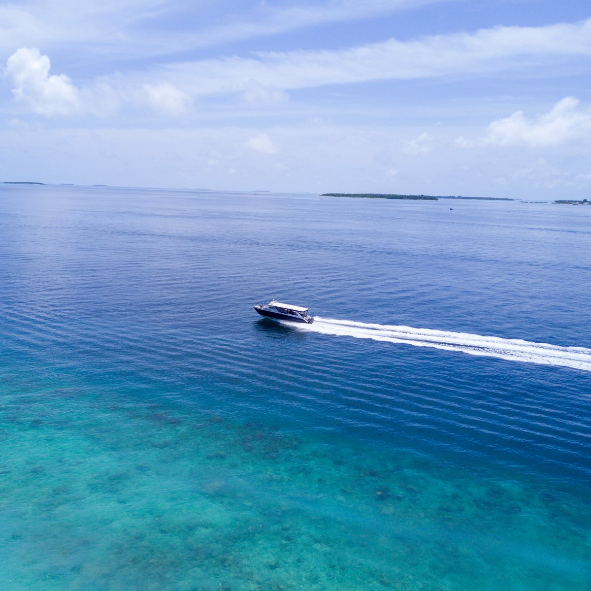 Dreaming in shades of blue on the mesmerizing Maldives islands. 🏝️✨

#MaldivesBlues #MaldivesBliss #staylocal #localtourisminmaldives #visitmaldives #islandrooms