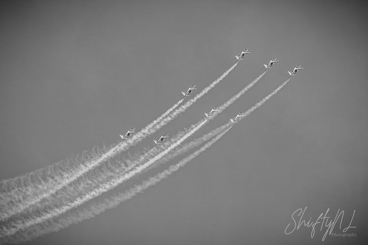 Reaching for the skies. . #alphajet #armeedelair #frenchairforce #airforce #aviation #airshow #fujifilmxh2 #fujinon100400