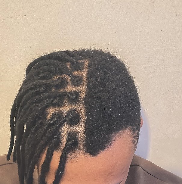 mariotheoracle's tweet photo. Iโm a magician by the way ๐ซณ๐ฝโจ
#LocDup #HandMade #LocExtension #HumanHair #MarioTheArtist https://t.co/EdWaxPFi1v