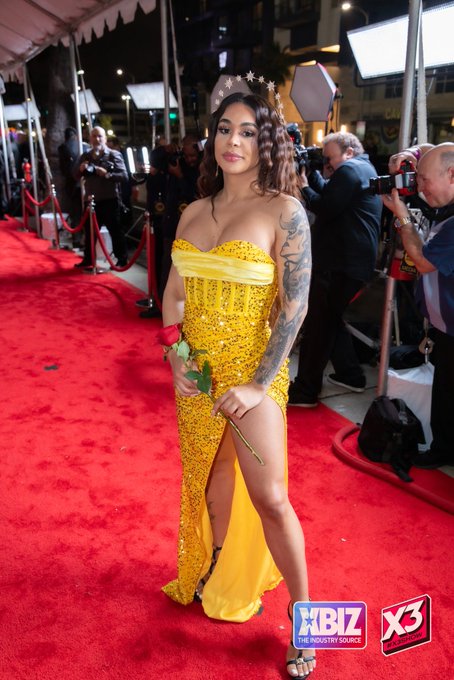 Watch Eva Maxim's leaked NSFW photo on TwXstars