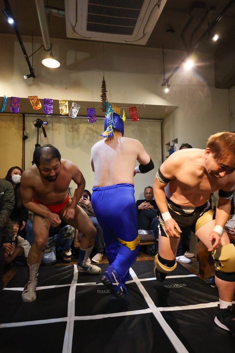 haru_njpw_fan's tweet photo. #IWDT
初めてのマットプロレス観戦デビュー
第1試合
#開本貴洋 選手
#やんちゃマン 選手
VS
#佐々木幹也 選手
#周藤浩司 選手 https://t.co/W7ABapXthg