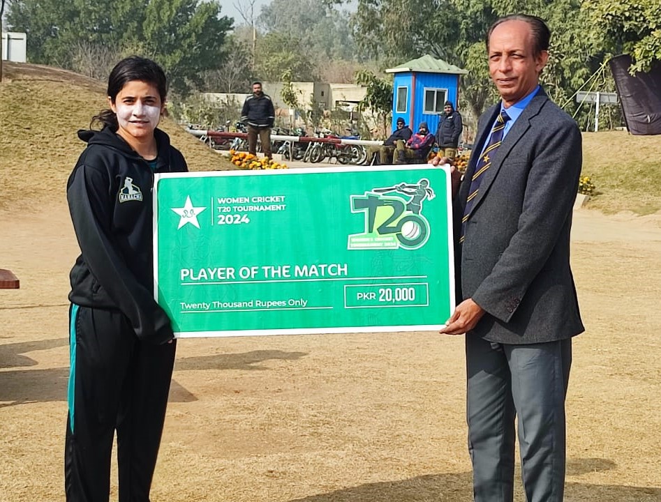 🌟 Player of the match award winners 🌟

➡️ Aleena Masood (56* off 49) in #QUETTAvMUL match
➡️ Javeria Khan (49* off 44) in #PSHvKHI match
➡️ Sidra Amin (50 off 39) & Natalia Parvaiz (62 off 45) in #RWPvLHR match

#NWT20 | #BackOurGirls
