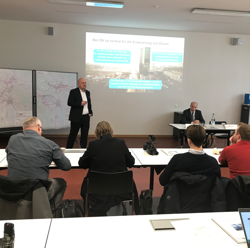 michaelbaumer's tweet image. Die heute vorgestellte #Netzentwicklungsstrategie der @vbz_zueri_linie entlastet mit einem modularen Ringsystem das Zentrum der @stadtzuerich. Das #Generationenprojekt ist ein Quantensprung für den Zürcher ÖV! stadt-zuerich.ch/vbz/de/index/d… #zukunft