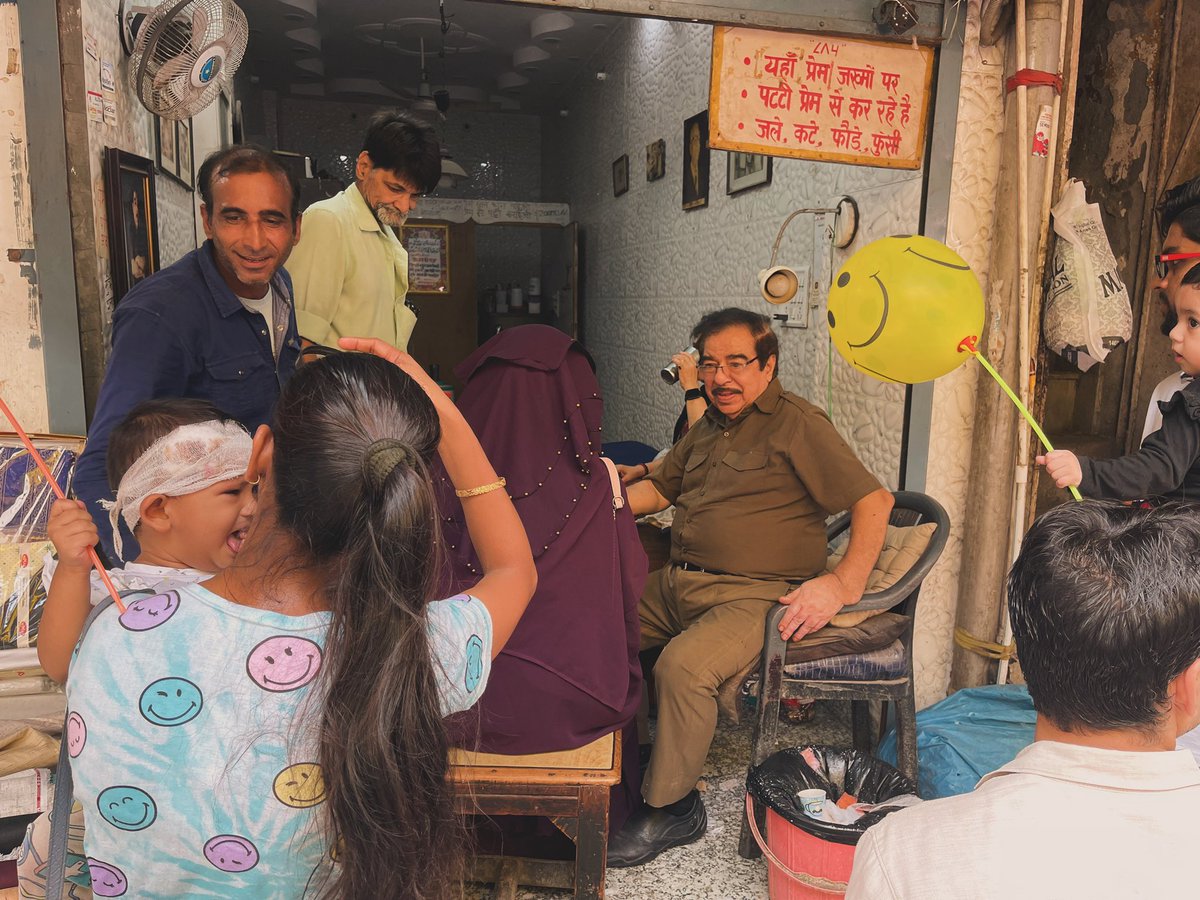 Sad news. Dr Prem, a living landmark of Old Delhi’s Bazar Chitli Qabar, died today. His first-aid clinic had a hoarding that promised to heal the wounds with “Prem,” meaning love