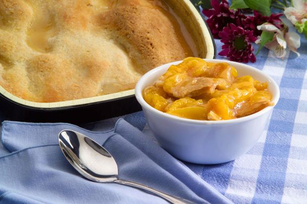 TheFoxMontg's tweet image. 🎉🎂 Happy National Pie Day! 🎉🍑 Did you know that Peach Cobbler is the most beloved pie in Alabama according to @Betway? #LovePie #SweetTreat #AlabamaProud 🥧