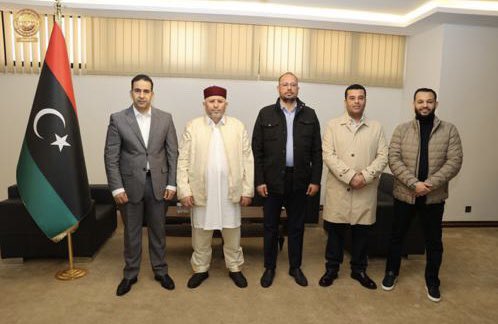 sirte054's tweet photo. بلدية سرت تبارك لابنها الأستاذ احمد محمد احواس تولية اليوم رسميا مهام وكيل الهيئة العليا للحج والعمرة والذي أدي اليمين القانونية أمام النائب الاول لرئيس مجلس النواب فوزي النويري والنواب عن الدائرة الخامسة الاستاذ زايد هدية والأستاذ عامر وفق الله الجميع لما فيه خير البلاد والعباد. https://t.co/5HWGPBqOMC