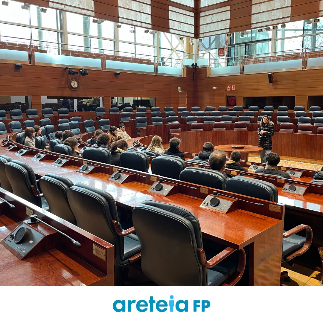 FP_Areteia's tweet photo. Los alumnos de Gestión Administrativa visitan la Asamblea de Madrid.

#FormaciónProfesional #GestiónAdministrativa #FPMadrid https://t.co/2tyPzPzh29