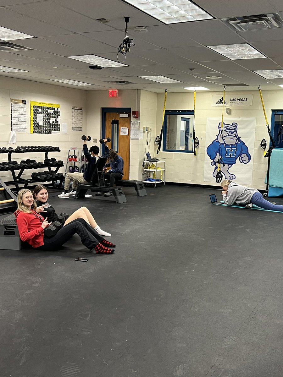 Senior New Years Resolution Work-Out Day #1! #OneBulterTech #BigBlueOnTheMove @HHSBluTV <a href="/Hamilton_HHS/">Hamilton High School</a>